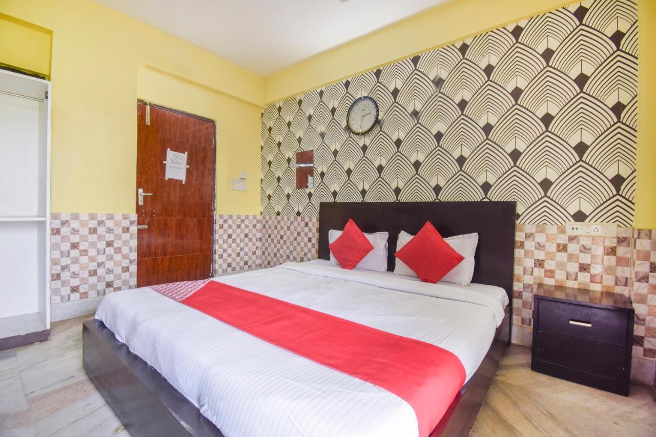 Отель Oyo Flagship 72260 Seema International Gauripur Экстерьер фото